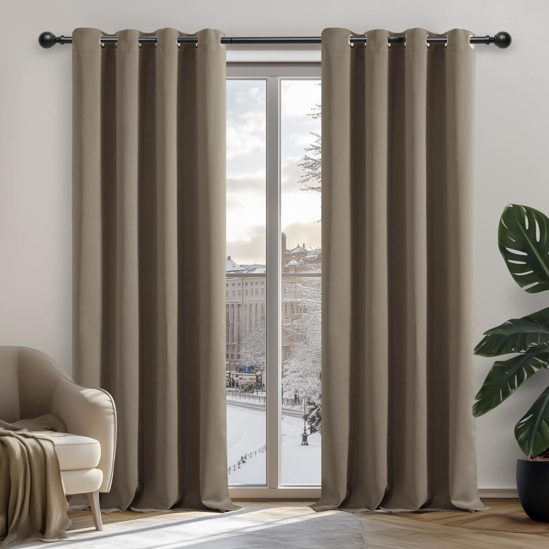 Deconovo Verdunkelungsvorhang Blickdicht Gardinen mit Ösen Wohnzimmer, 114x132cm(HöhexBreite), Taupe