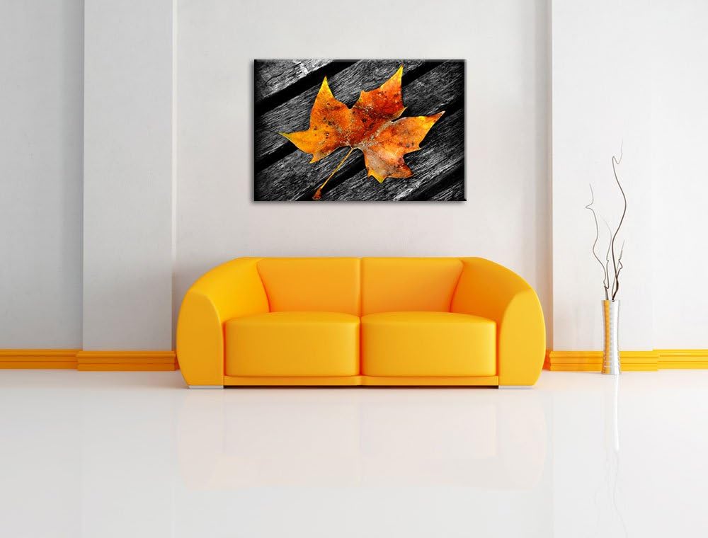 kleines Herbstblatt auf Holz schwarz/weiss auf Leinwand, XXL riesige Bilder fertig gerahmt mit Keilr