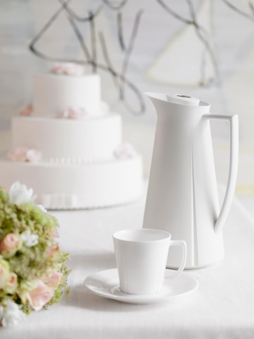 Rosendahl Isolierkanne 1,0 l Grand Cru klassisches Design Tastenfunktion, Weiss