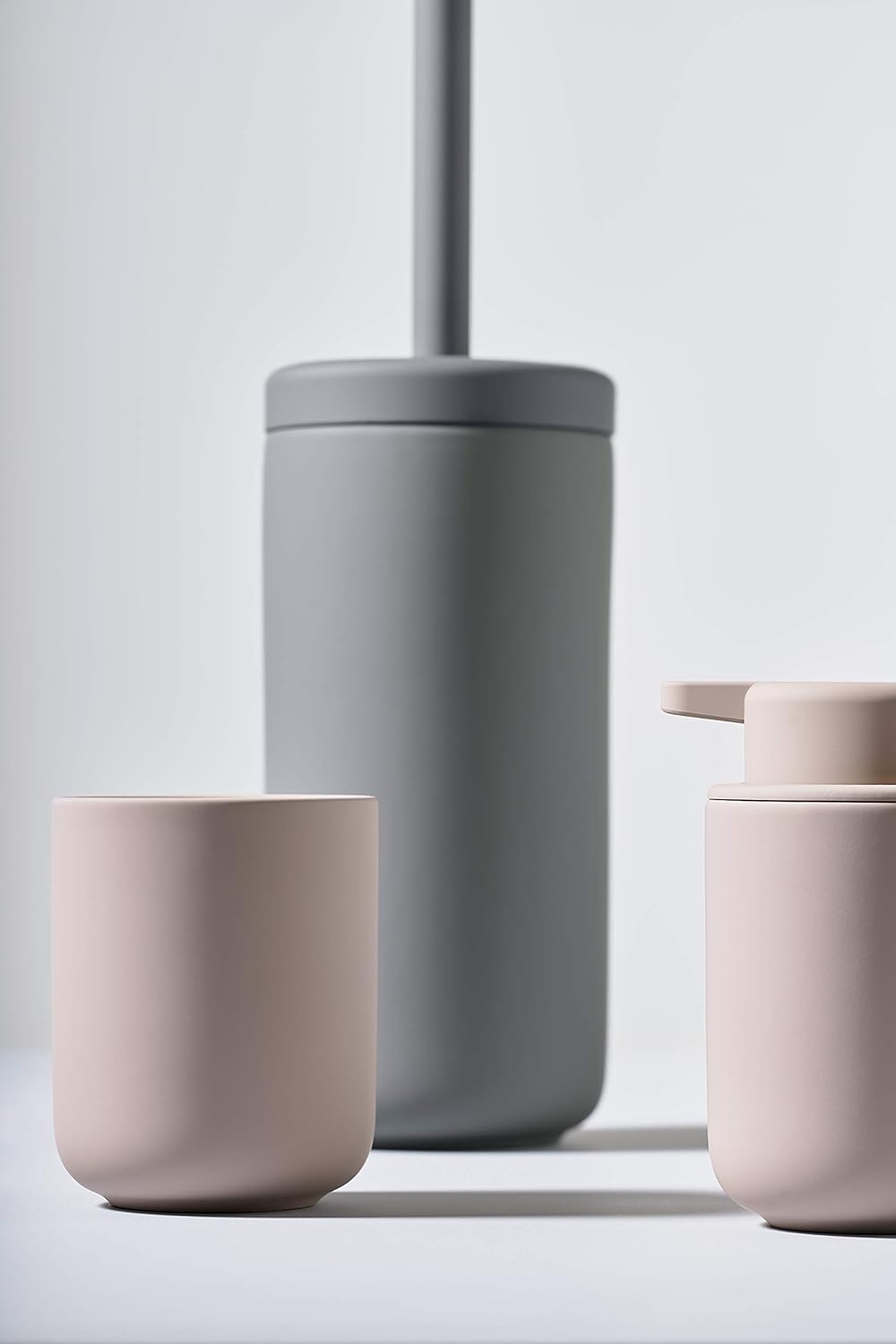 Zone Denmark Ume WC-Bürste/Toilettenbürste/WC-Garnitur, Steinzeug mit Soft Touch-Beschichtung, grau