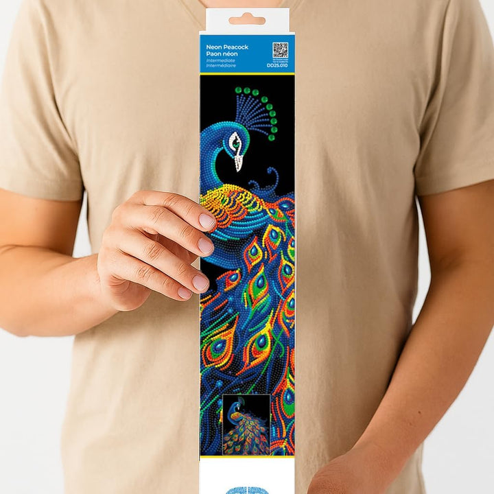 DIAMOND DOTZ 2594357 Original 5D Diamond Painting Set, Neon Pfau, mit Neonfarben und Samt, DIY Diama