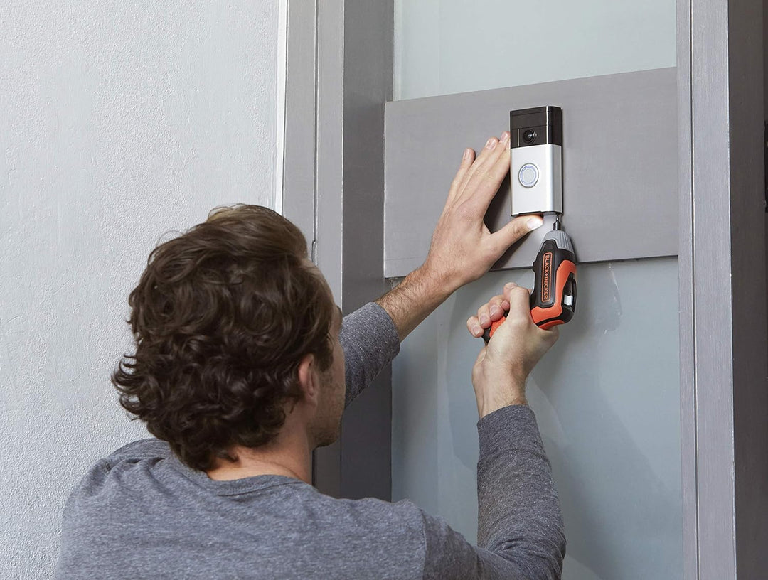 Black+Decker Akku-Schrauber (3.6 Volt, 5.5 Nm, mit LED-Licht, handlicher Schrauber für kleinere Schr