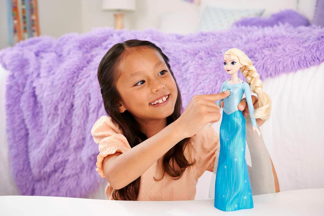 Disney Frozen Die Eiskönigin Spielzeug, Singende ELSA Puppe in charakteristischer Kleidung, singt La