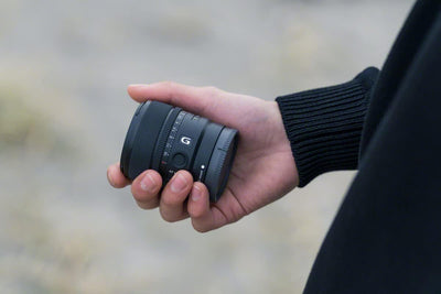 Sony E 15 mm F1.4 G | APS-C-Weitwinkel-Objektiv mit Festbrennweite (SEL15F14G) Single, Single