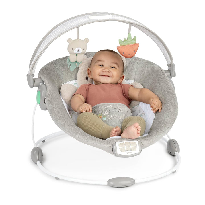Ingenuity - InLighten Babywippe mit Lichtern, Nate Bunny, Spielzeugleiste, Vibrationen, Geräuschen,