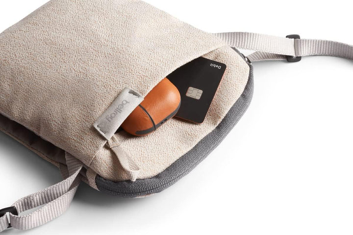 Bellroy City Pouch (Sling-Tasche, E-Reader oder kleines Tablet, Geldbörse, Sonnenbrille, Smartphone)
