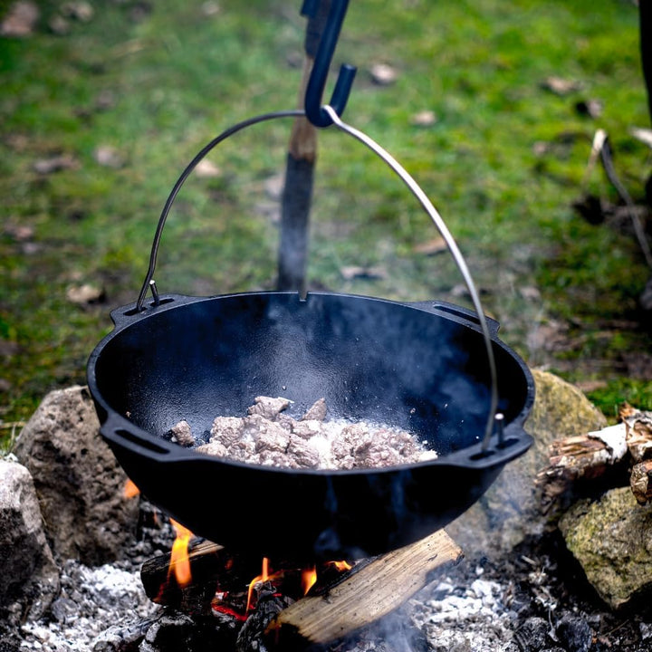 Petromax Kazan 8L | Gusseisentopf für Outdoor-Küche & Lagerfeuer | Perfekt für Eintöpfe, Schmorgeric