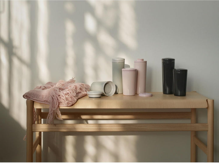 Stelton Carrie Thermobecher 0.4 l. Rose Carrie Thermobecher 0.4 L - Rose, Carrie Thermobecher 0.4 L