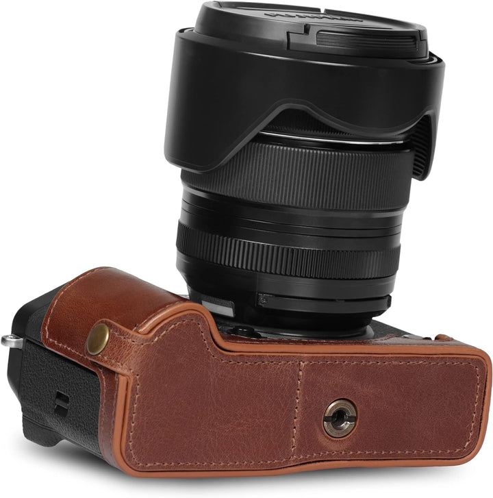 MegaGear Ever Ready Echtleder Halbkameratasche kompatibel mit Fujifilm X-T5 (Braun), Braun