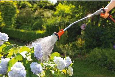 Gardena Classic Giessstab: Robuste Gartenbrause für schonendes und gleichmässiges Brausen, 75 cm lan