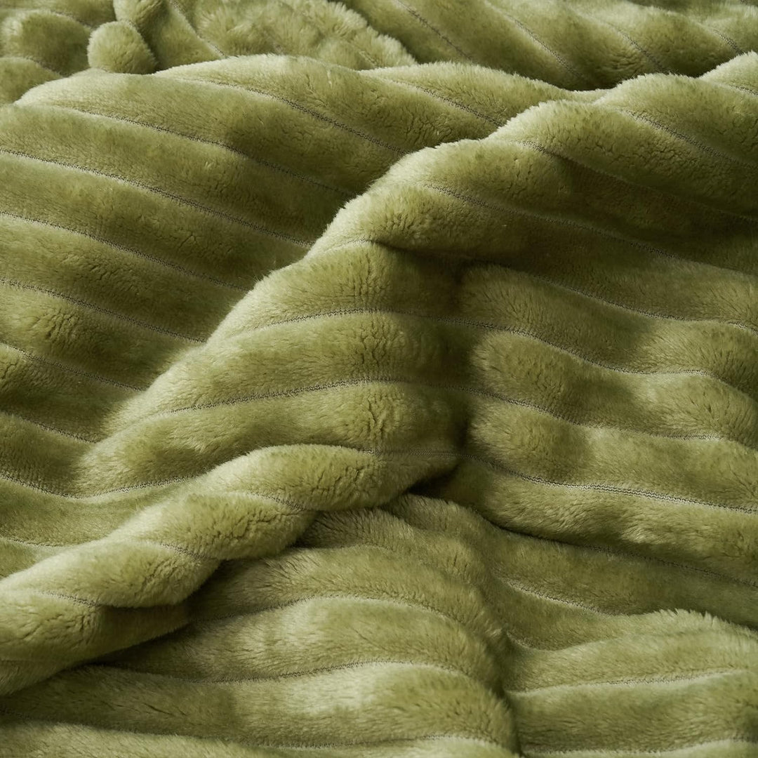 MIULEE Kuscheldecke Fleecedecke Flanell Decke Pompoms Einfarbig Wohndecken Couchdecke Flauschig Über