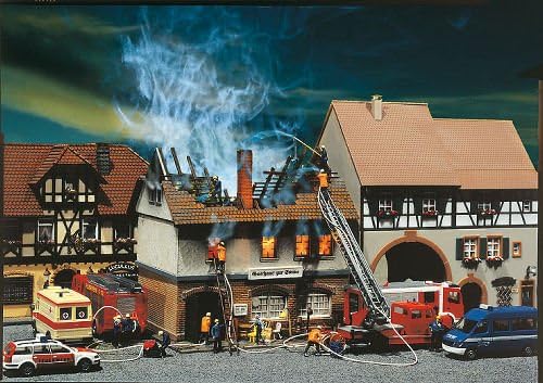 FALLER Brandruine Gasthaus Zur Sonne Modellbausatz mit 114 Einzelteilen 136 x 119 x 119 mm I Modelle