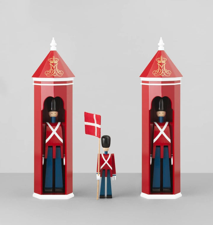 Kay Bojesen Fahnenträger Mini Figuren 18.5 cm Holzfiguren Originaldesign, rot 18,5 cm Fahnenträger,