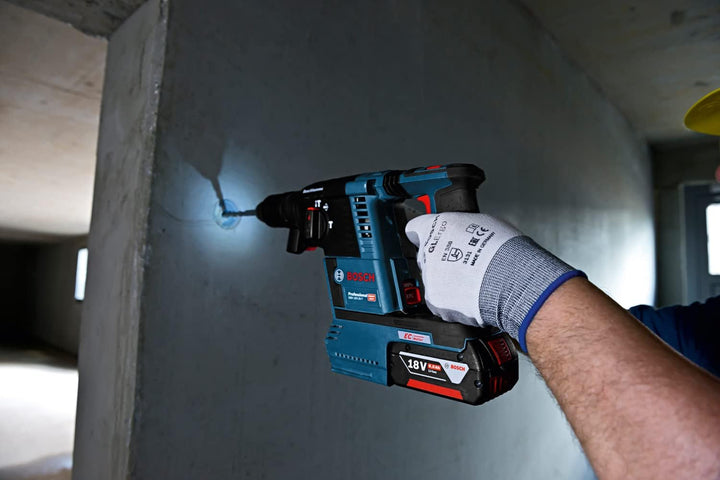Bosch Professional Combo Kit GWS 18V-10 P + GBH 18V-26 C (inkl. 2x Akku ProCORE18V 5.5Ah, Ladegerät