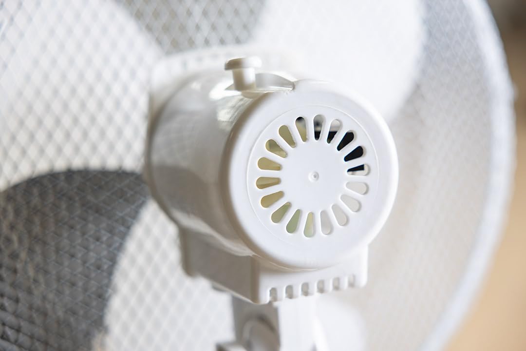NEO TOOLS Tischventilator 45W - 70° Oszillation, 3 Geschwindigkeiten, 50 m³/min Luftstrom, Leiser Be