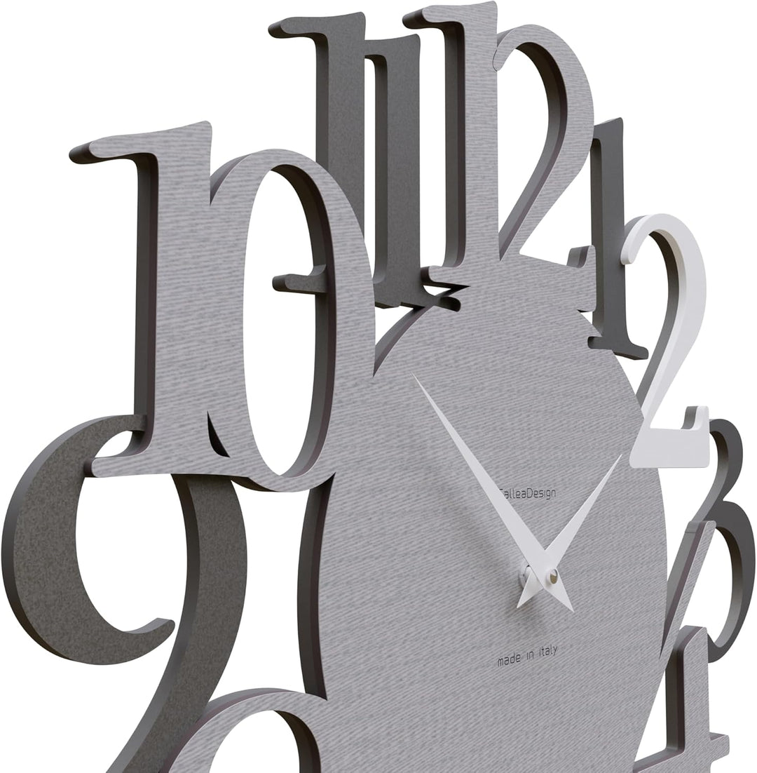 CalleaDesign Russell Wanduhr Nadelstreifen Quarzgrau Weiss Elegantes Originelles Hochwertig 45 cm Mo