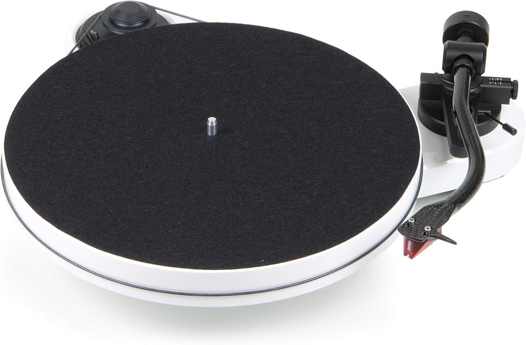 Pro-Ject RPM 1 Carbon Plattenspieler mit Riemenantrieb (inkl. Ortofon 2M Red, Weiss) inkl. Ortofon 2