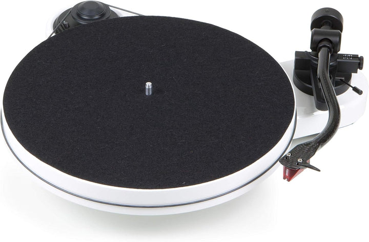 Pro-Ject RPM 1 Carbon Plattenspieler mit Riemenantrieb (inkl. Ortofon 2M Red, Weiss) inkl. Ortofon 2