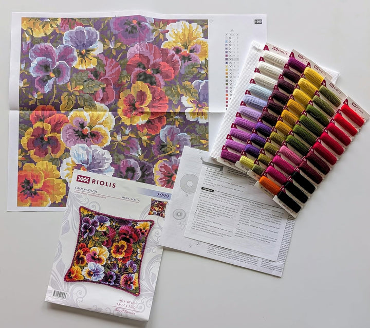 Riolis Kreuzstich Kissen Set Königliche Stiefmütterchen, Zählmuster, 40x40cm