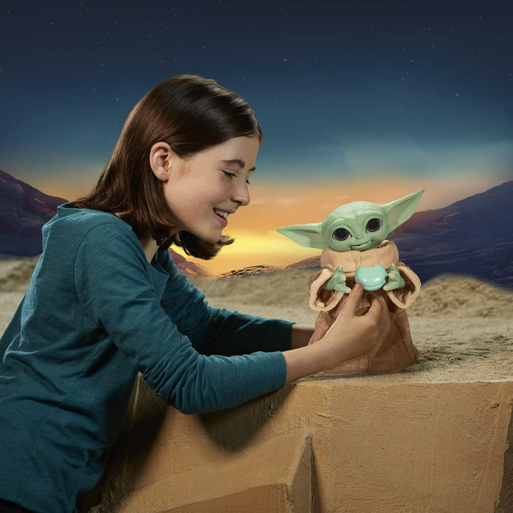 Hasbro F2849 Star Wars Galactic Snackinâ€™ Grogu 23,5 cm groÃŸe elektronische Figur mit über 40 Soun