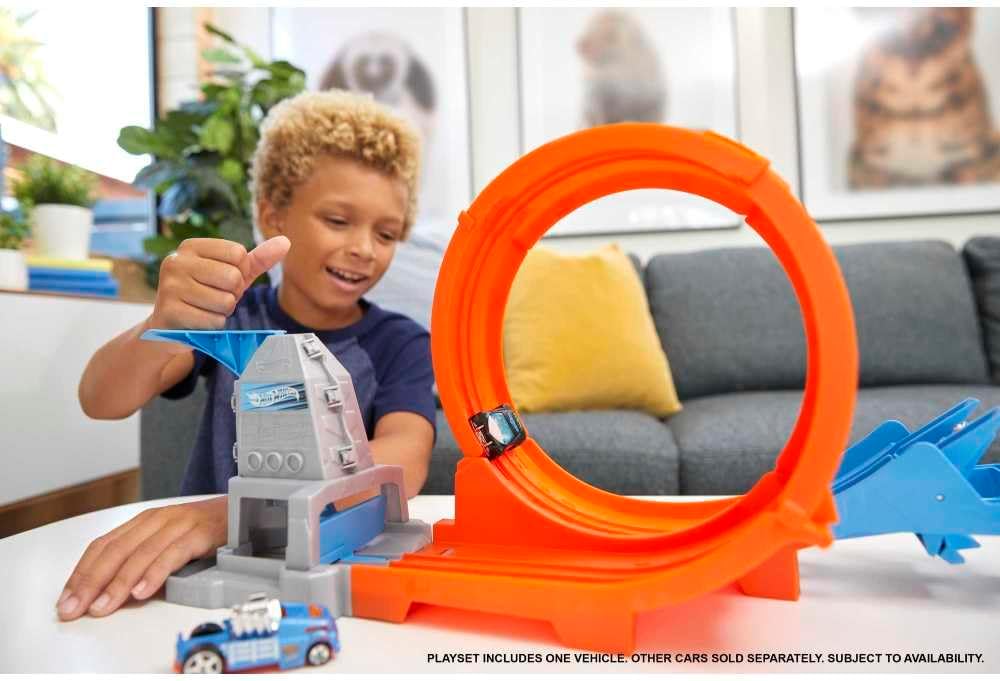 Hot Wheels GTV13 - Loop Stunt Champion Track-Set mit 1 Hot Wheels Fahrzeug im Massstab 1:64, Spielze