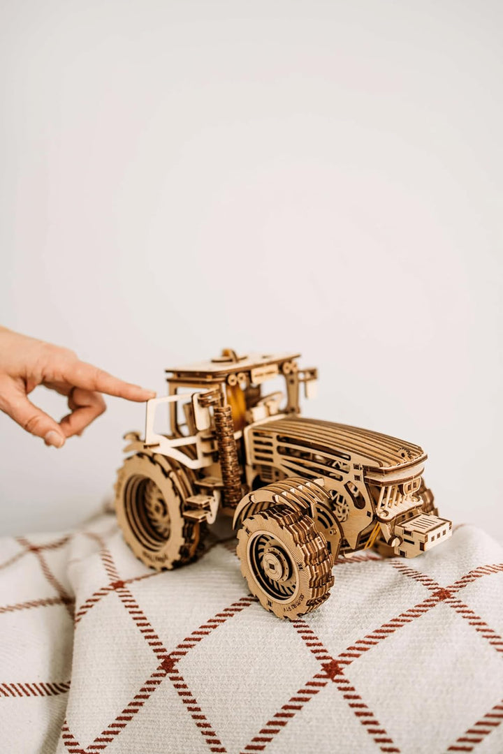 Wood Trick Modell eines mechanischen Traktors aus Holz für Erwachsene und Kinder - Detailliert und r
