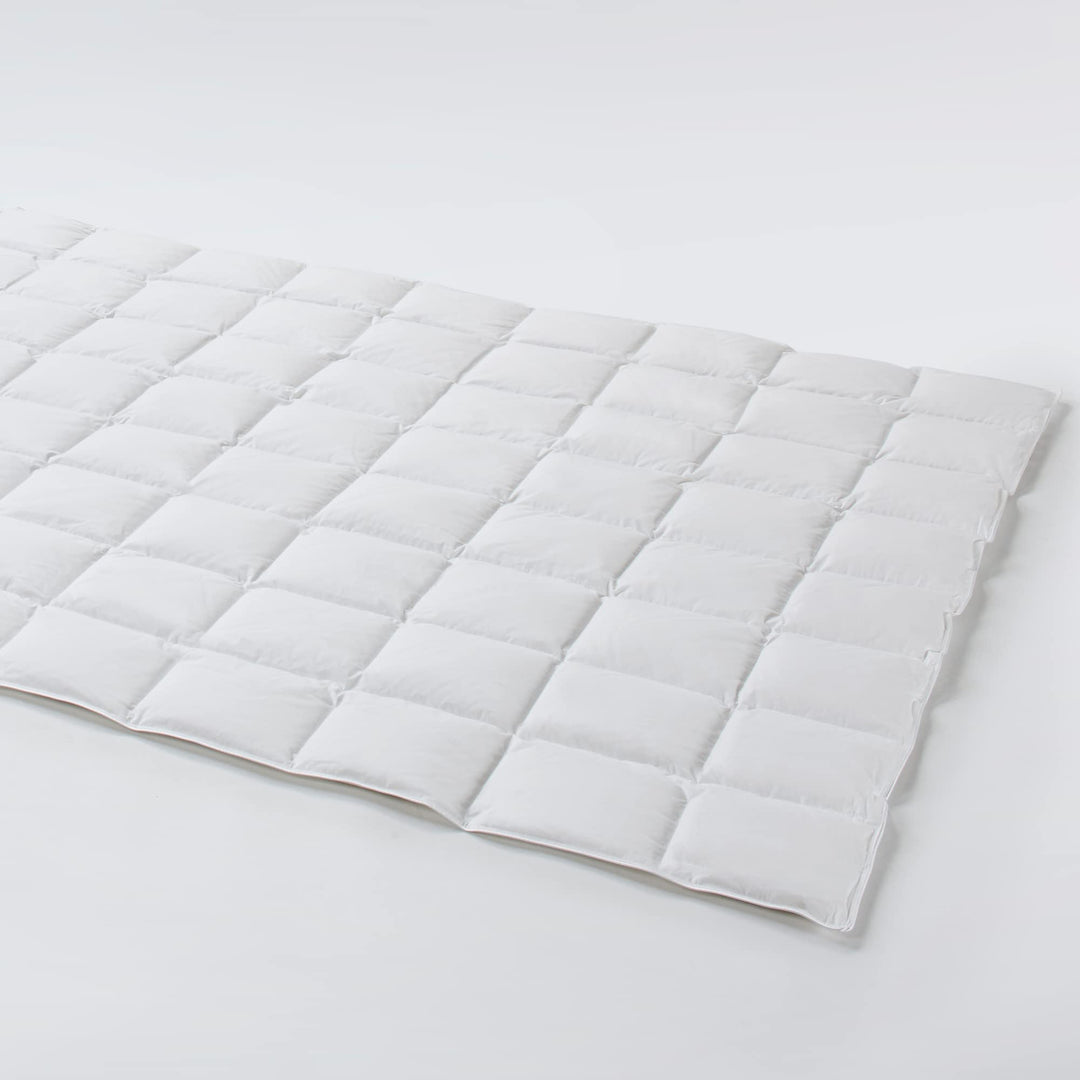 Daunenfee – Cassettendecke 240x220cm mit Daunen & Federn – 9x8 Karos, 2cm Stege – Handarbeit Made in