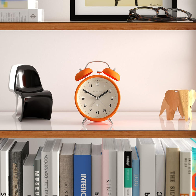 NEWGATE ® Charlie Bell Echo Alarm – Kleiner moderner Nachttischwecker – Schlafzimmerzubehör – Wecker