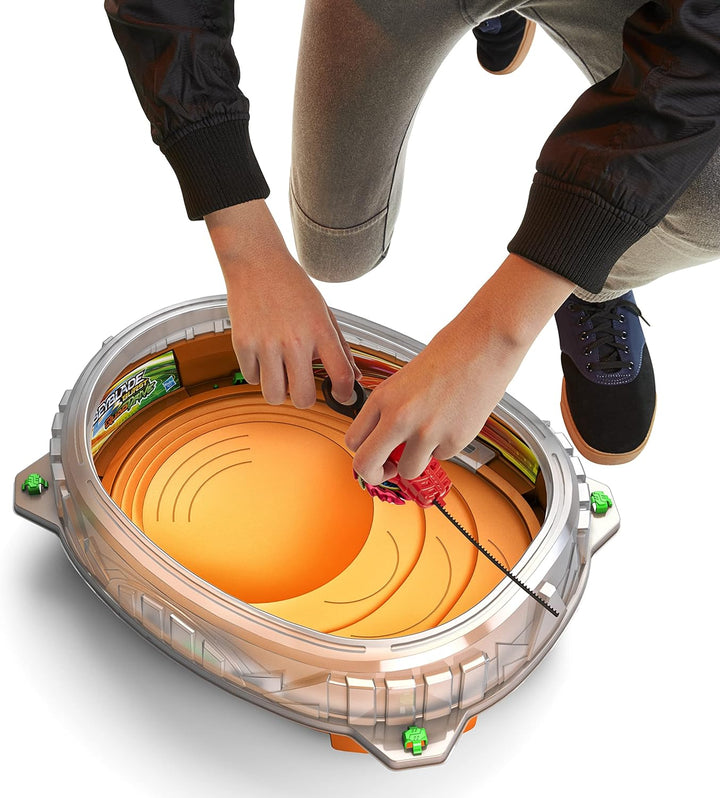 Hasbro Beyblade Burst QuadDrive Cosmic Vector Battle Set − Beystadium-Arena, 2 Kreisel und 2 Starter