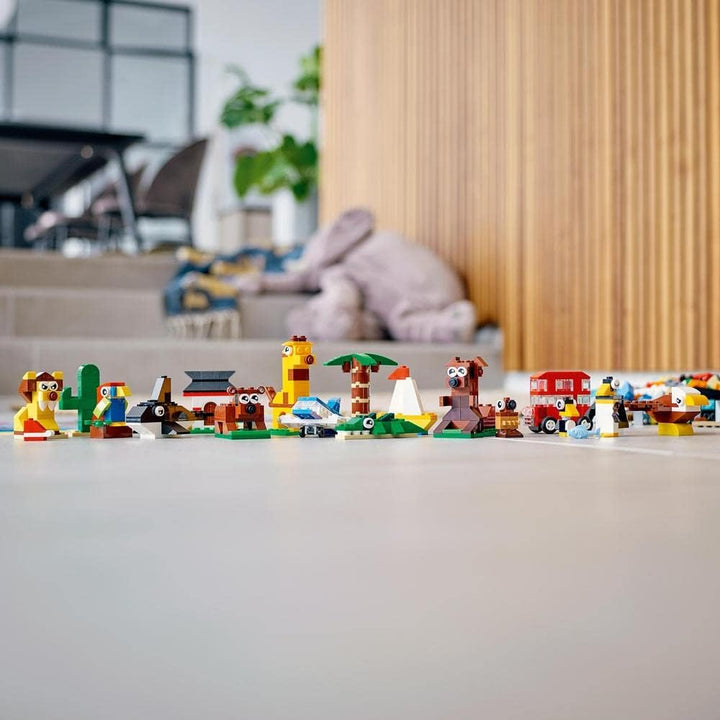 LEGO 11015 Classic Einmal um die Welt Steine, Spielzeug für Kleinkinder ab 4 Jahre mit Bausteinen un