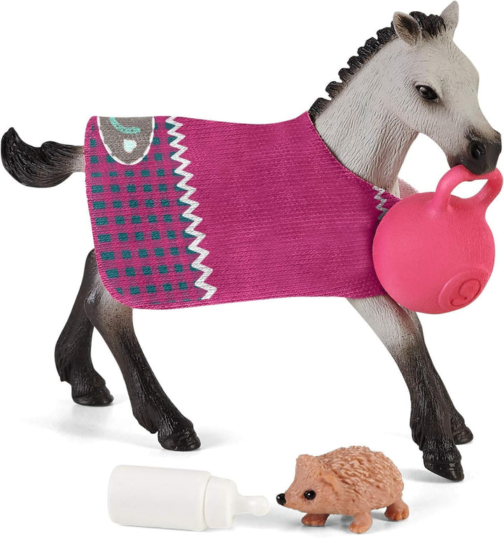schleich HORSE CLUB 42534 Spielset mit Fohlen - Pferde Spielzeug Set mit Abnehmbarer Decke, Flasche