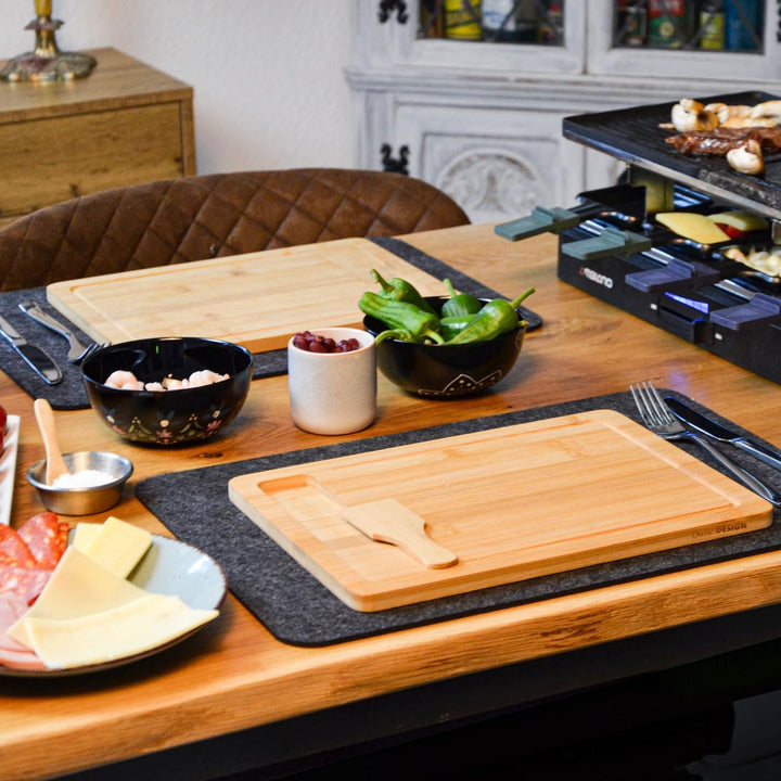 DuneDesign 2 Personen Raclette Teller Set mit Spachtel - 30x22 Raclette Brettchen Holz Spatel - Racl