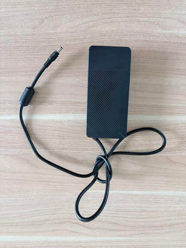 CASIRIS Adapter für Omnistar L80 Beamer, Schwarz
