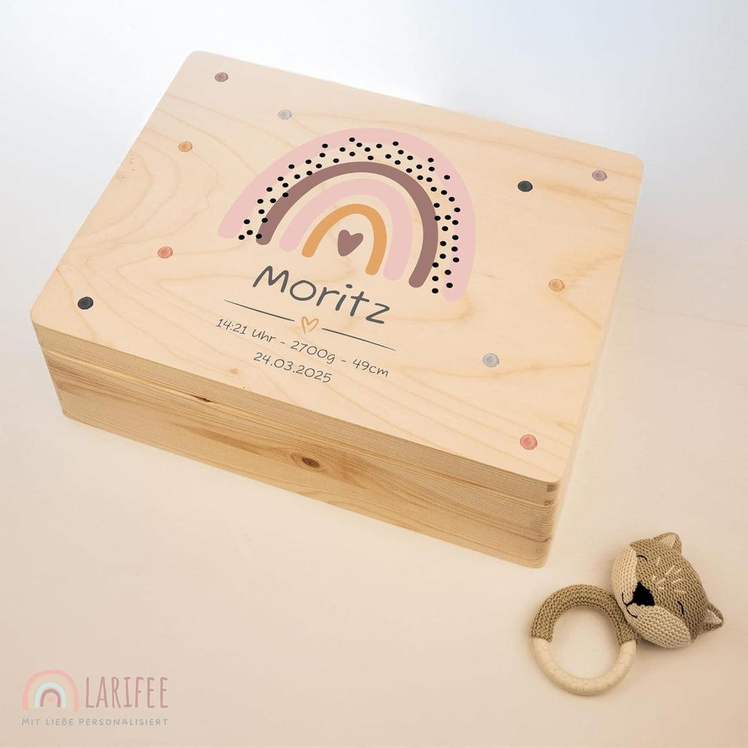 LARIFEE Erinnerungskiste personalisiert Regenbogen mit Name – Baby Erinnerungsbox Holz mittel 40x30x