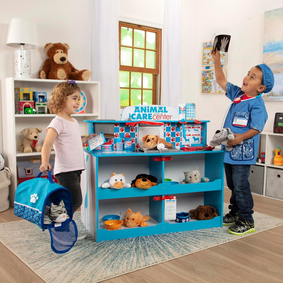 Melissa & Doug | Animal Care Activity Centre | Pretend Play | Large Playset | 3+ | Gift for Boy or G