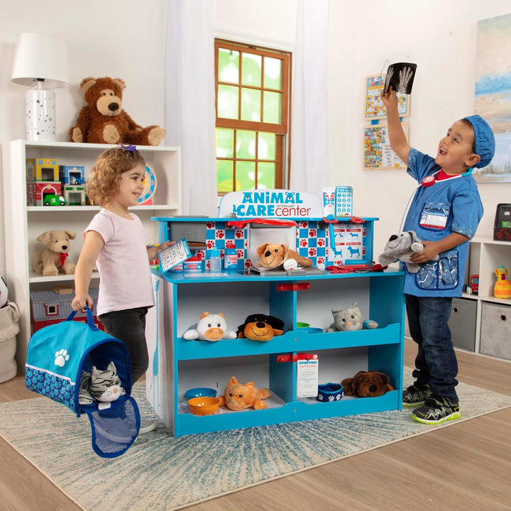 Melissa & Doug | Animal Care Activity Centre | Pretend Play | Large Playset | 3+ | Gift for Boy or G
