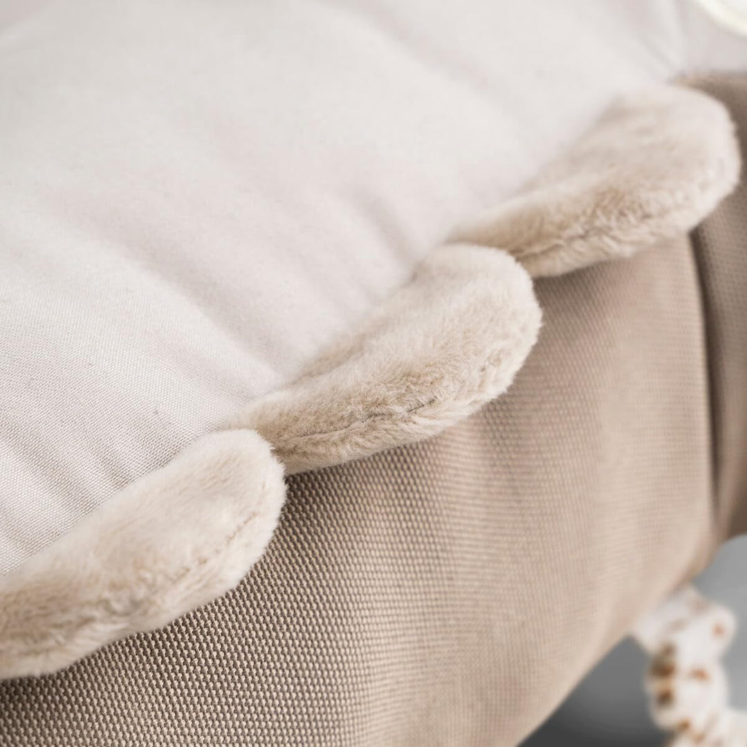 Done by Deer Tummy Time Kissen - Baby Bauchlage Kissen und Sensorik Spielzeug ab 3 Monate - mit Spie