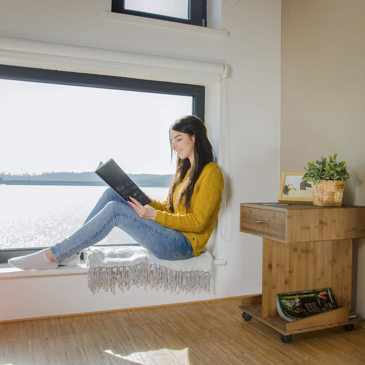 Relaxdays Beistelltisch mit Rollen ROLLI Bambus, Schublade, 2 Ablagen für Bücher, HxBxT: ca. 56,5 x
