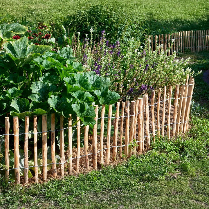 BOGATECO Staketenzaun Haselnuss Kastanie | Holz-Zaun 50 cm Hoch & 500 cm Lang | Lattennabstand 7-8 c
