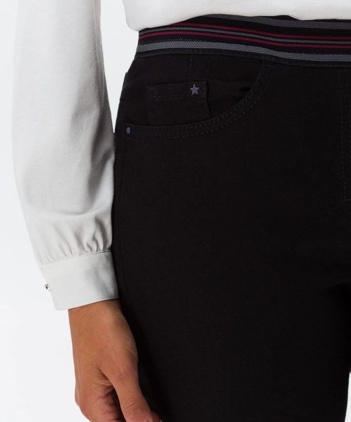 Raphaela by Brax Damen Style Lillyth Line Rundum Schlupf Jersey Super Slim Hose 42W / 32L Schwarz, 4