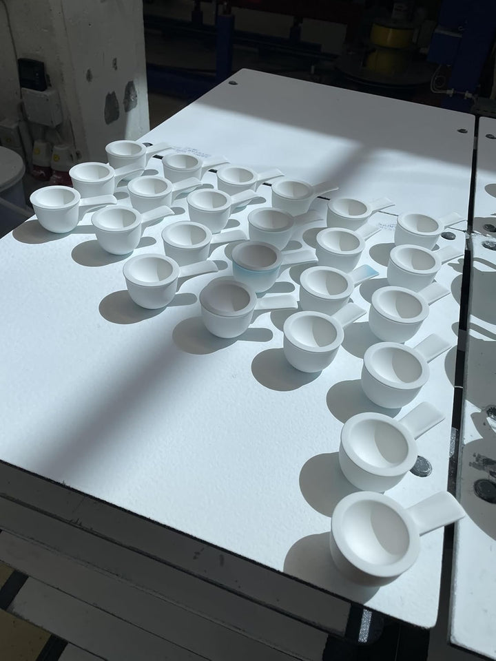 KPM Berlin LAB Eierbecher mit Griff, Eggcup, handgefertigt aus weissem Porzellan, im Duo-Set aus der