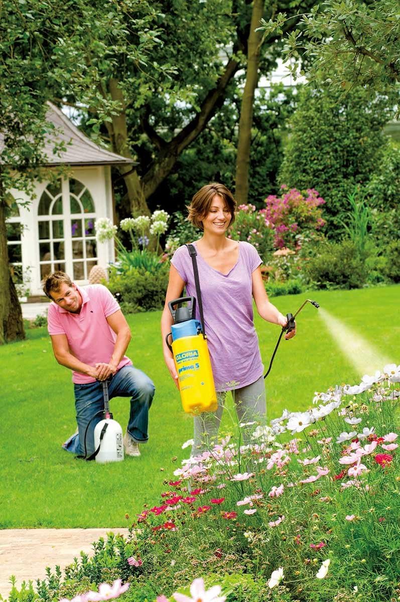 GLORIA Drucksprüher AutoPump Set | Gartenspritze | 5 L Füllinhalt | Sprühgerät mit Batterie-/Akku-Be