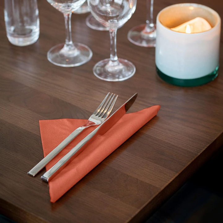 Tork 478763 Dinnerservietten Terracotta / 2-lagige Papierservietten / Passend für jede Gelegenheit /