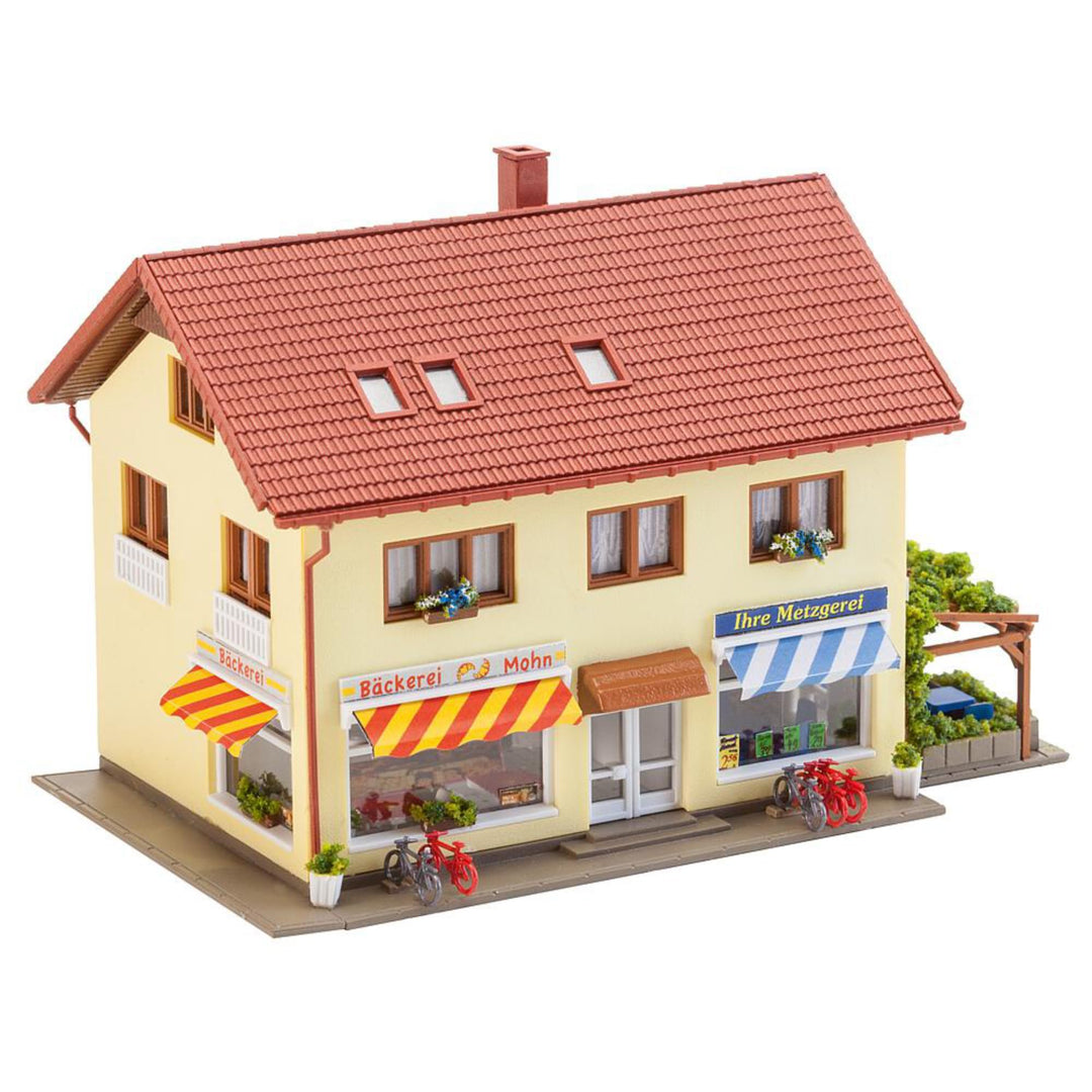 FALLER Metzgerei/Bäckerei Modellbausatz mit 179 Einzelteilen 114 x 73 x 76 mm I Modelleisenbahn Zube