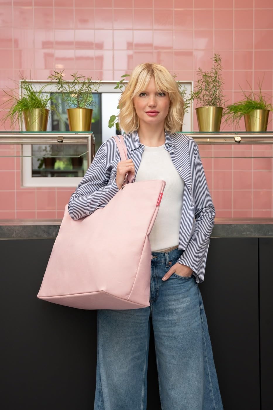 reisenthel shopper XL – Geräumige Shopping Bag und edle Handtasche in einem – Aus wasserabweisendem