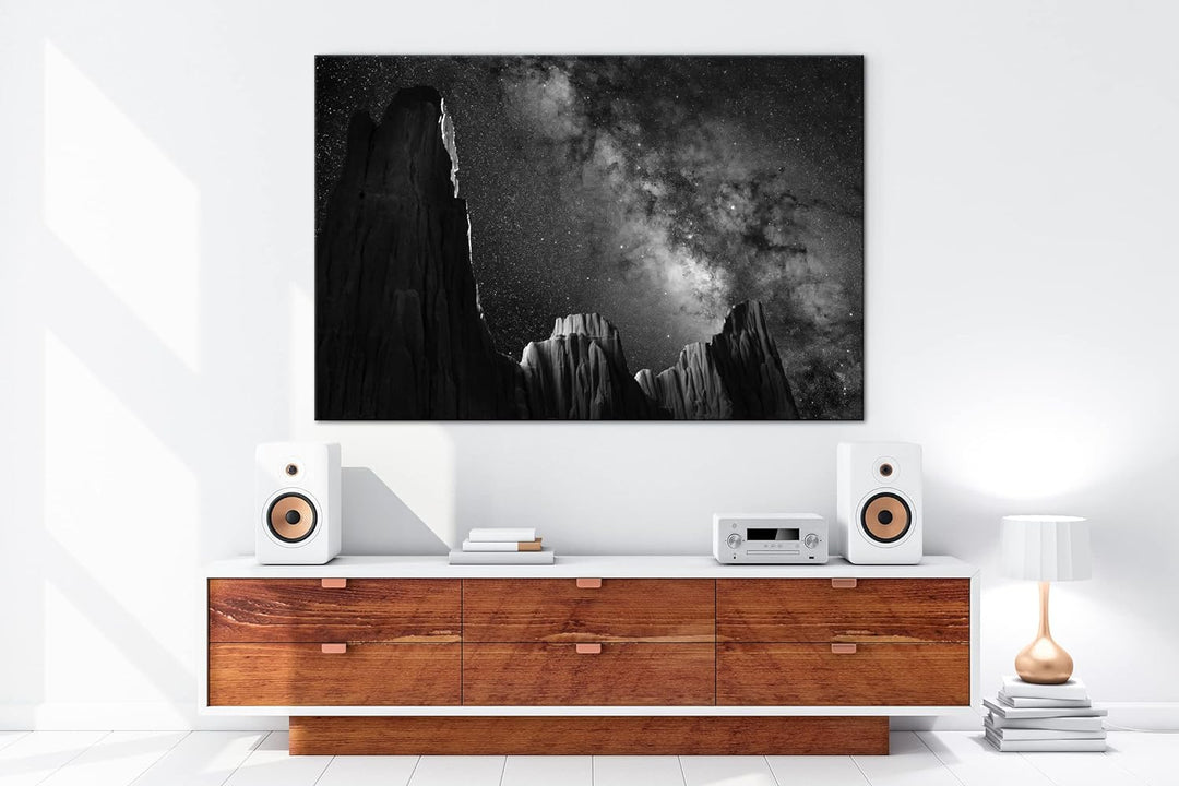 Hoch über den Bergen Effekt: Schwarz&Weiss, Format: 60x40 als Leinwandbild, Motiv fertig gerahmt auf