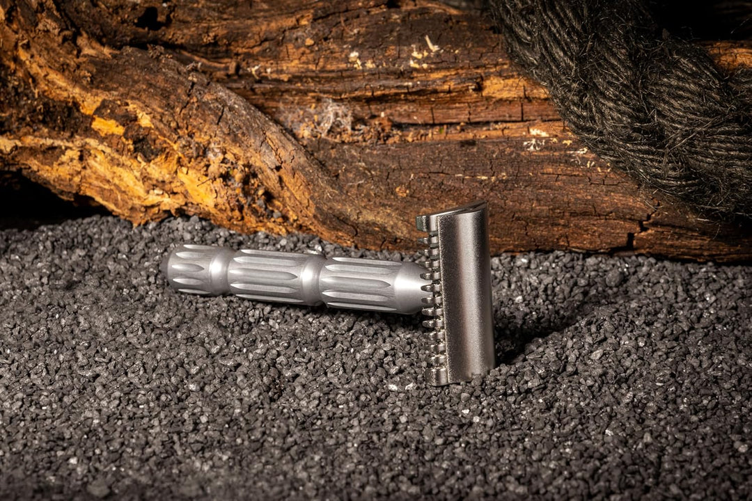 The Goodfellas' smile GOODFELLAS' SMILE Safety razor open comb GLADIO 150 ml
