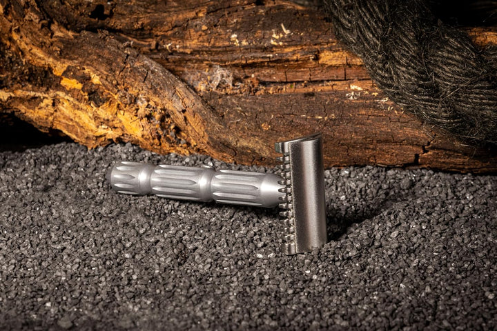The Goodfellas' smile GOODFELLAS' SMILE Safety razor open comb GLADIO 150 ml