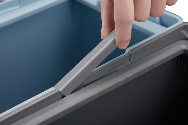 PROREGAL Moderner quadratischer Abfalleimer mit Touch-Bar-Deckel | 20 Liter, HxBxT 40x20,6x32,5cm |