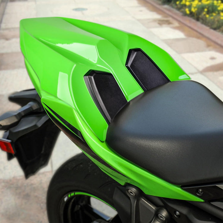 Replacement for Ninja650 Z650 Sitz Abdeckung Hinten Sozius Harte Solo Sitz Gugel Buckel für Ninja 65